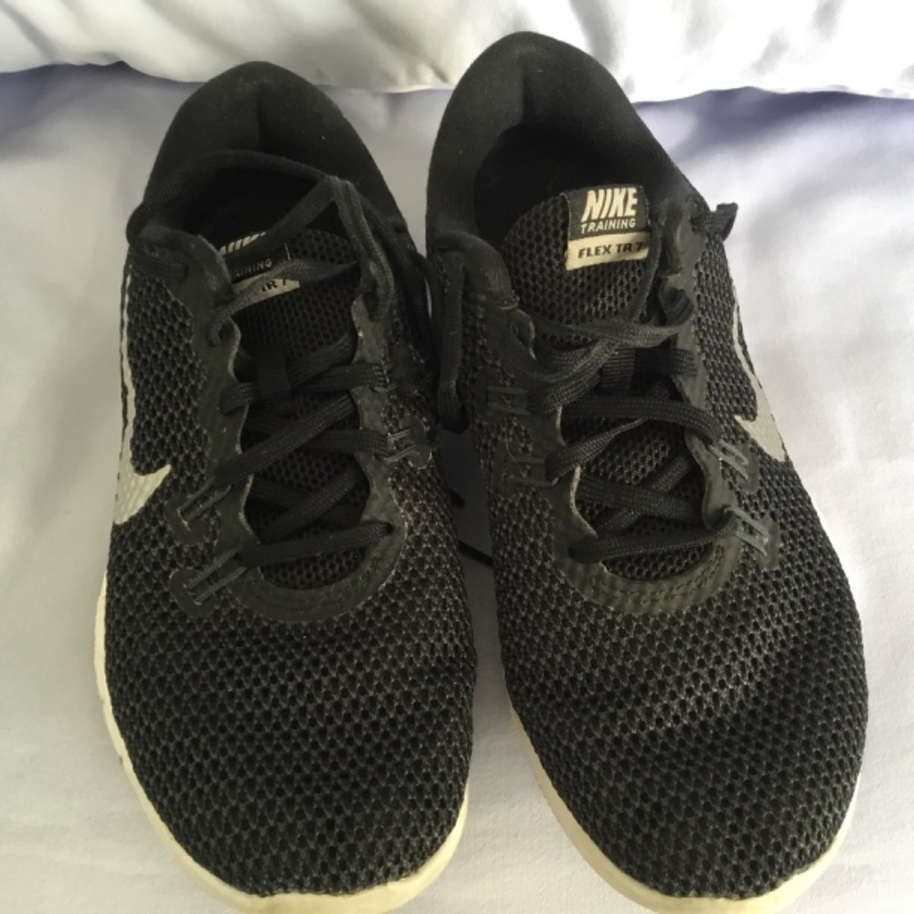 Nike Flex Tr 7 Sneakers Sz 6